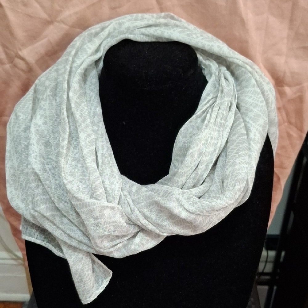 Signature Gray Knit Infinity Scarf